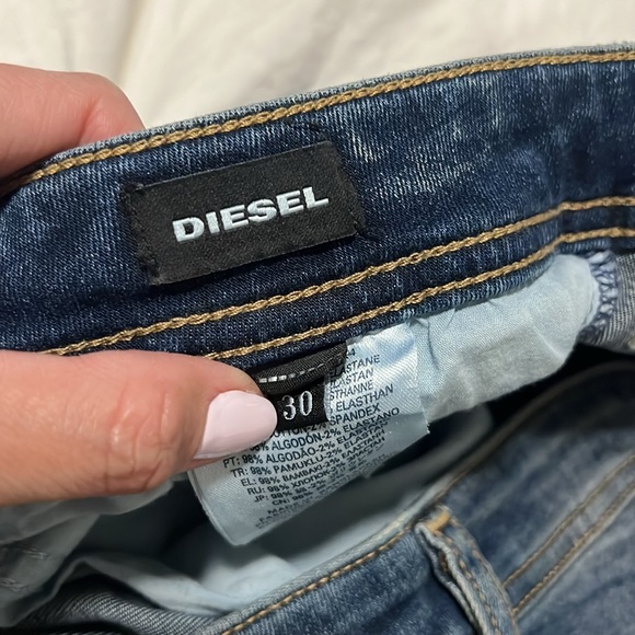 Diesel men’s shorts - Picture 4 of 13